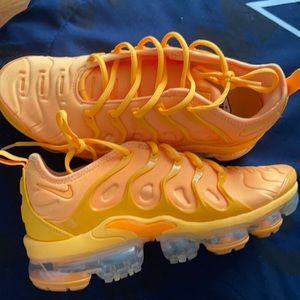 A nice pair of vapor max